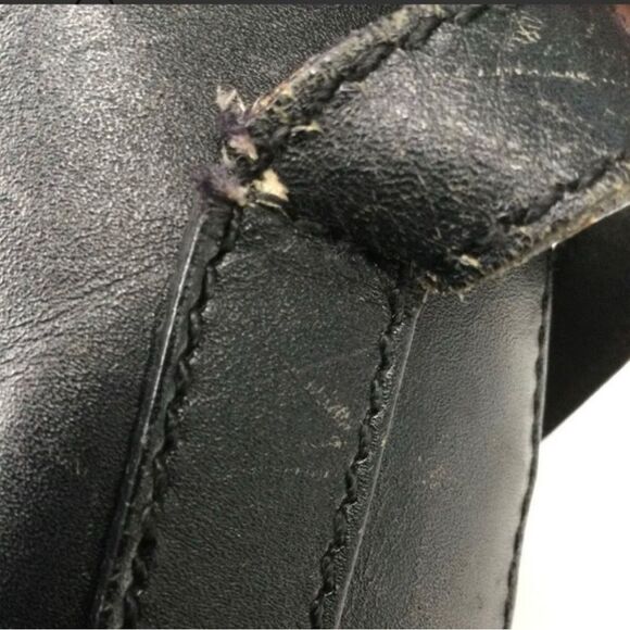 Fendi Black Shoulder Bag - Picture 7 of 16